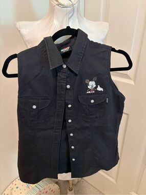 Mickey blouse size small sleeveless black wonens